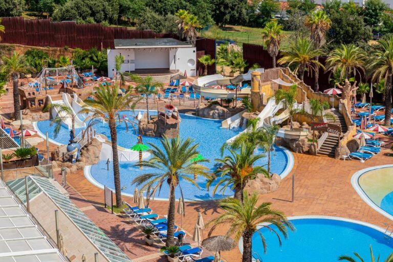Aparthotel Costa Encantada piscina