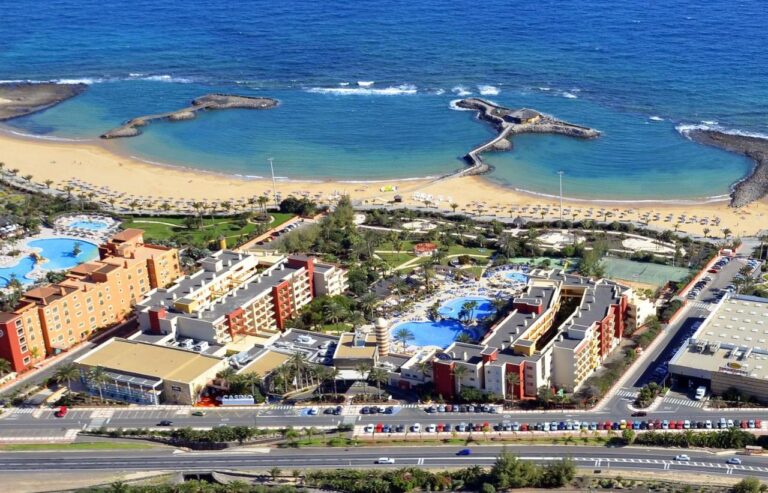 Hoteles con toboganes en Canarias