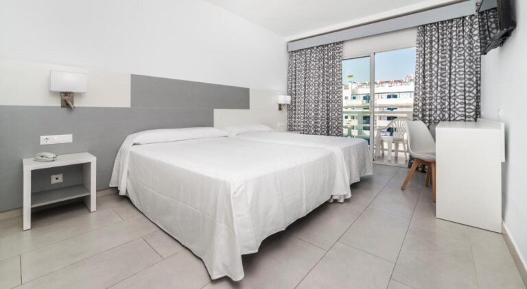 Hoteles con toboganes en Cádiz