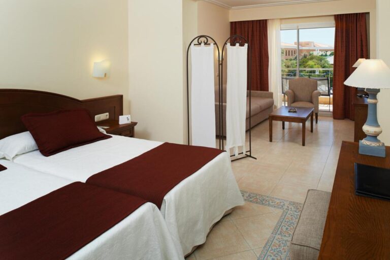 Hoteles con toboganes en Cádiz
